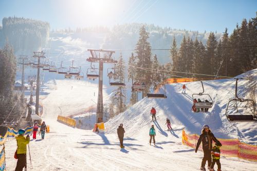 2023年冰雪旅游行業(yè)分析 預計2023-2024冰雪季出游將迎爆發(fā)式增長